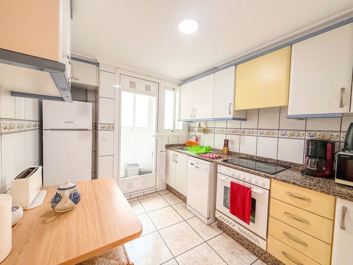 Image No.9-3 Bed Property for sale