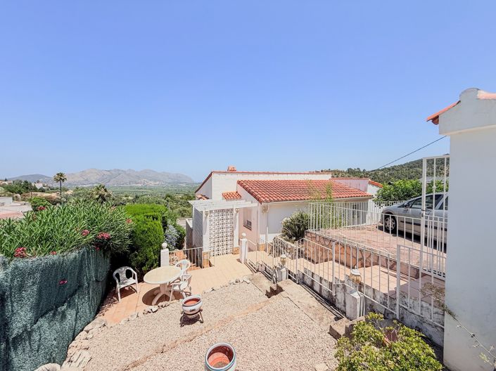 Image No.2-3 Bed Villa for sale