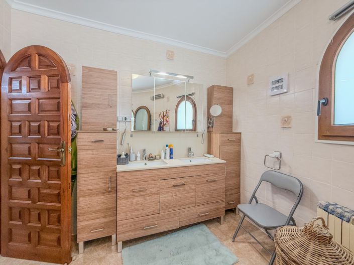 Image No.8-3 Bed Villa for sale