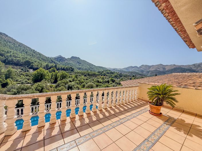 Image No.12-3 Bed Villa for sale