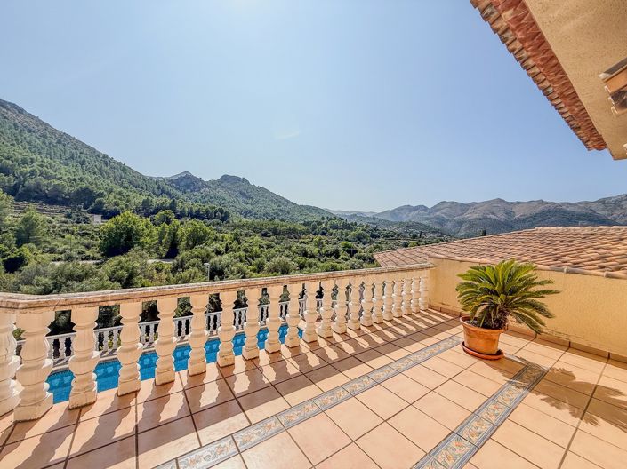 Image No.12-3 Bed Villa for sale