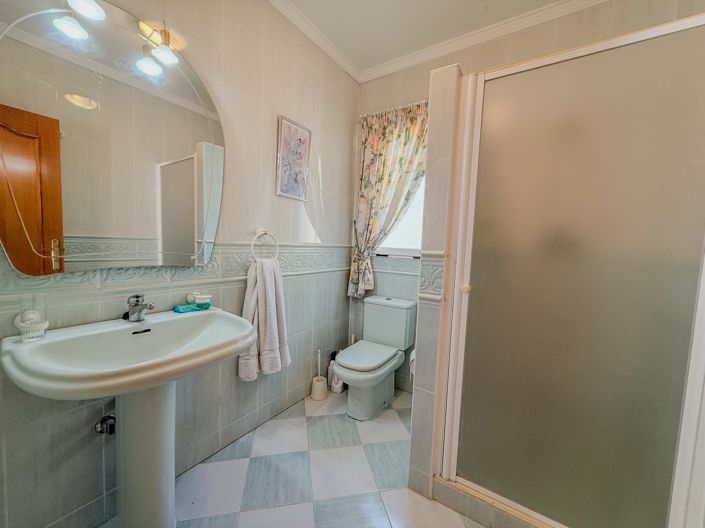 Image No.28-3 Bed Villa for sale