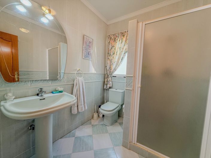 Image No.28-3 Bed Villa for sale