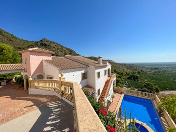 5 Bed Villa for sale