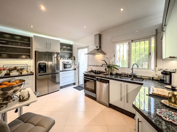 Image No.17-5 Bed Villa for sale