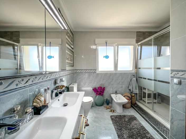 Image No.22-5 Bed Villa for sale