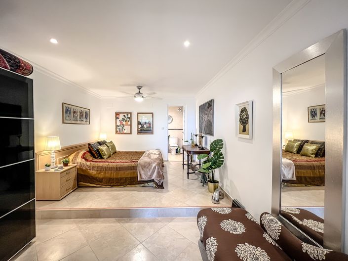 Image No.26-5 Bed Villa for sale