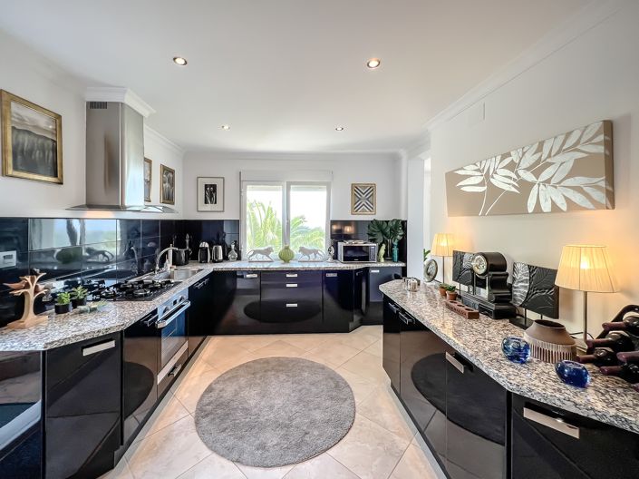 Image No.27-5 Bed Villa for sale