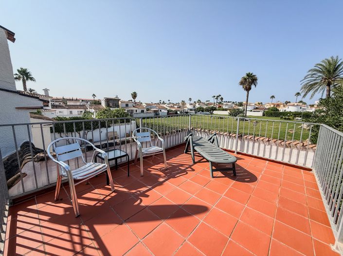 Image No.39-2 Bed Villa for sale