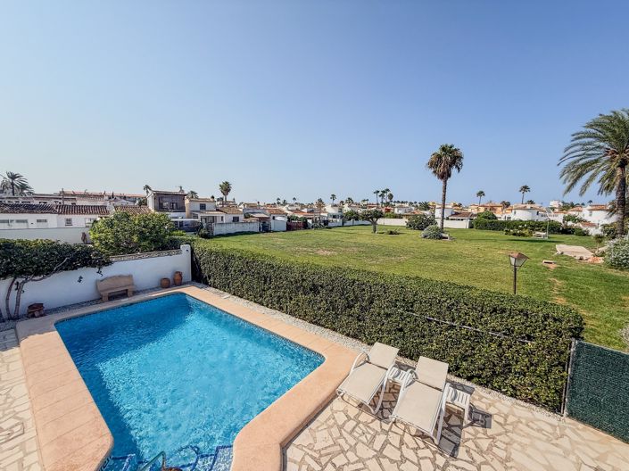 Image No.40-2 Bed Villa for sale