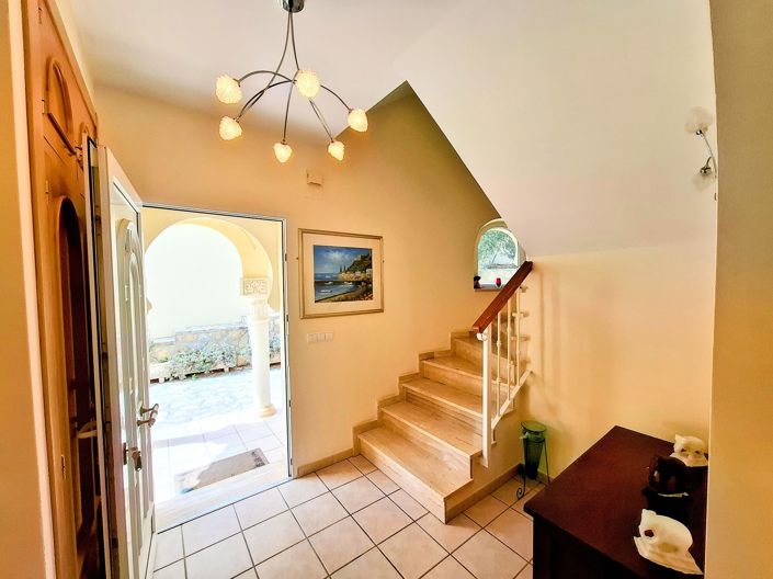 Image No.10-3 Bed Villa for sale