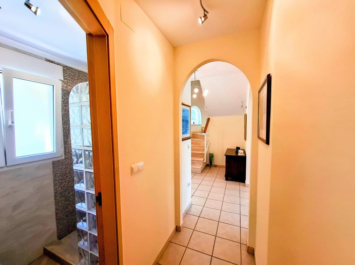 Image No.11-3 Bed Villa for sale