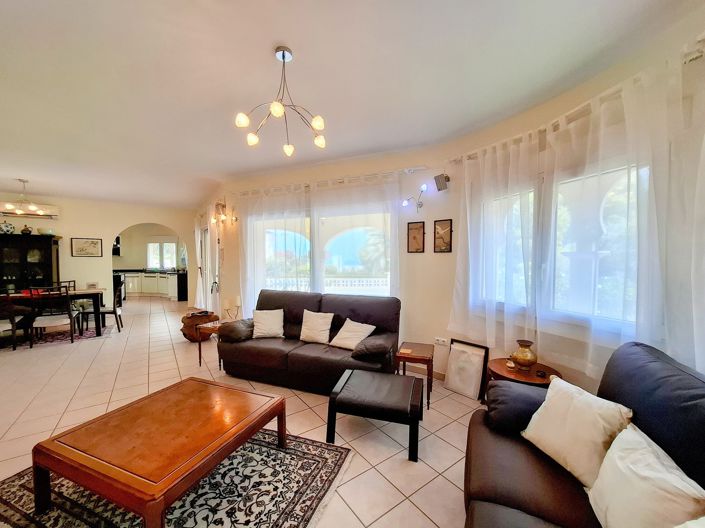 Image No.3-3 Bed Villa for sale