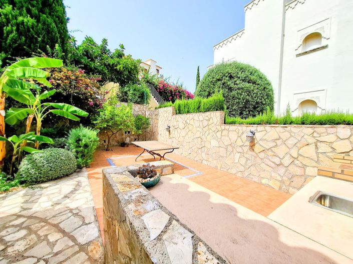 Image No.28-3 Bed Villa for sale