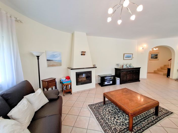 Image No.6-3 Bed Villa for sale