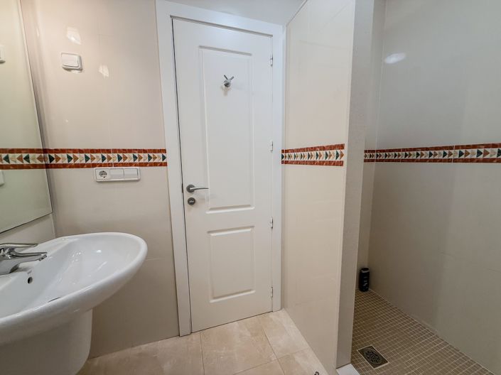 Image No.16-6 Bed Villa for sale