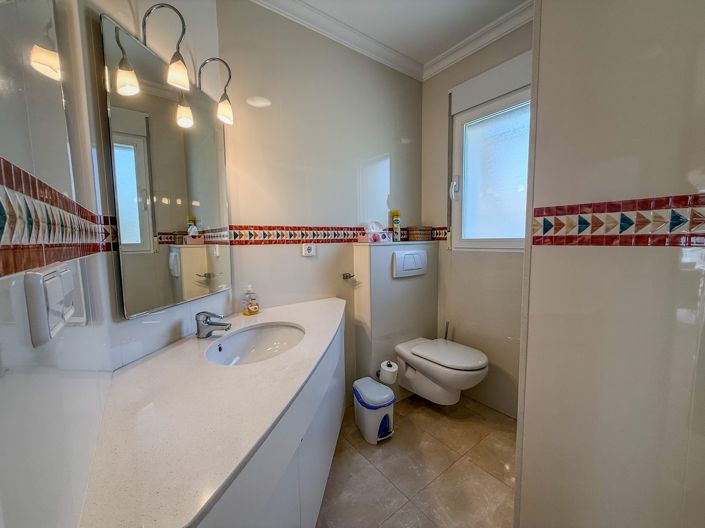 Image No.20-6 Bed Villa for sale