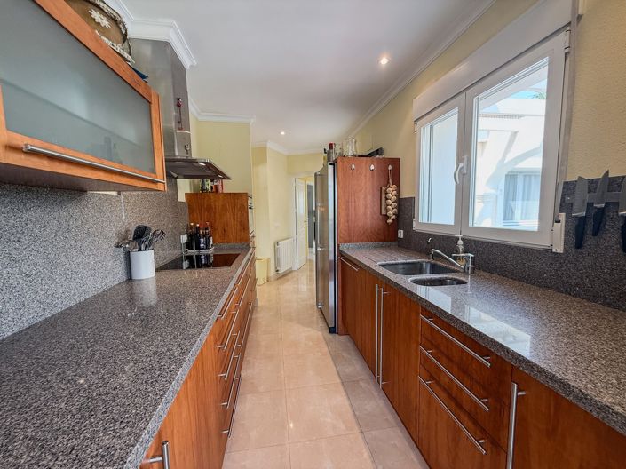 Image No.23-6 Bed Villa for sale