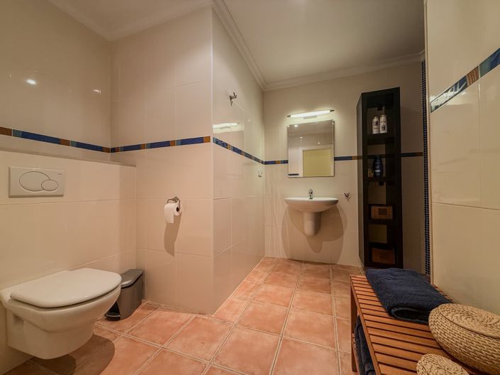 Image No.41-6 Bed Villa for sale