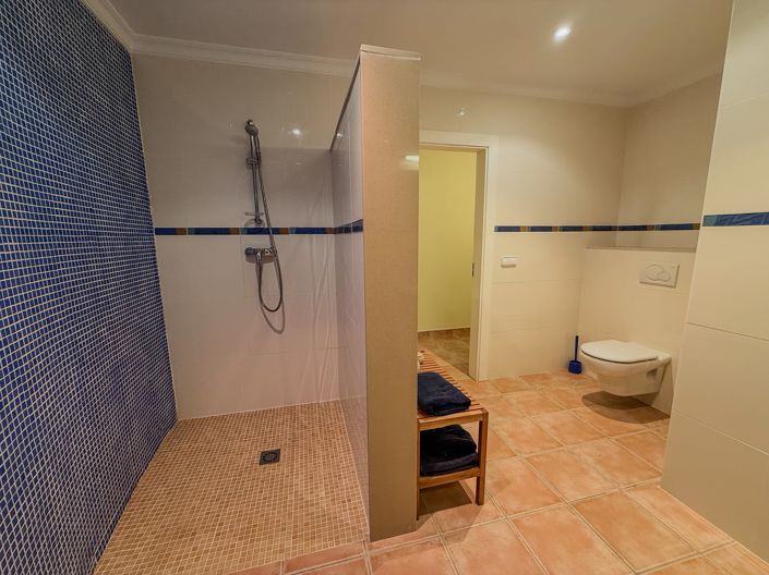 Image No.42-6 Bed Villa for sale