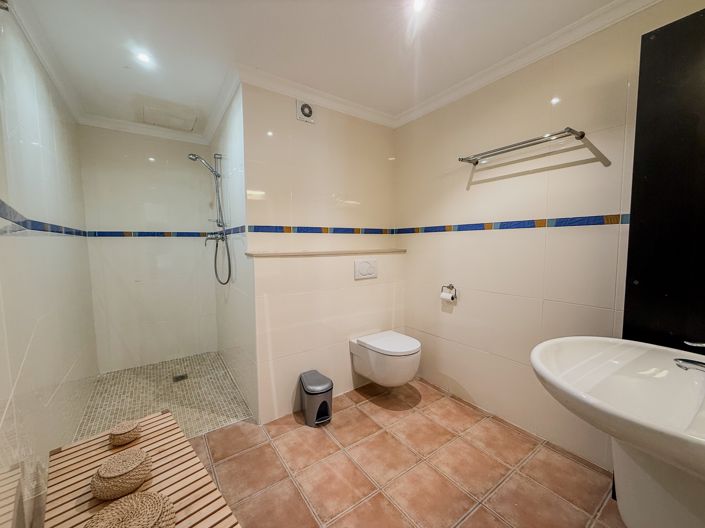 Image No.46-6 Bed Villa for sale