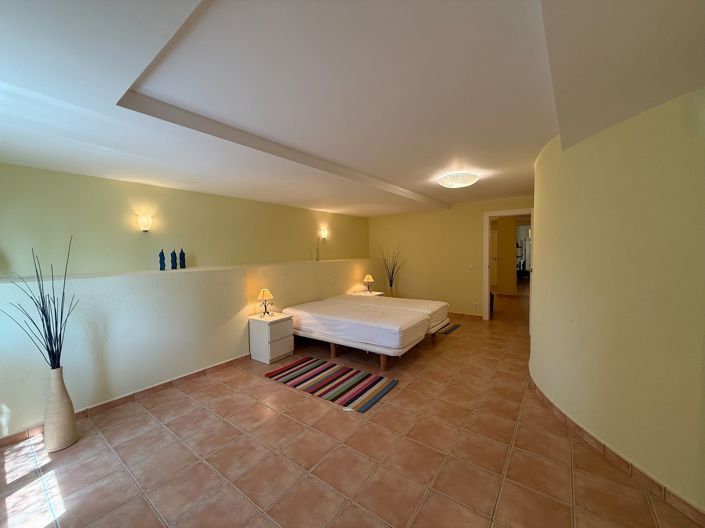 Image No.54-6 Bed Villa for sale