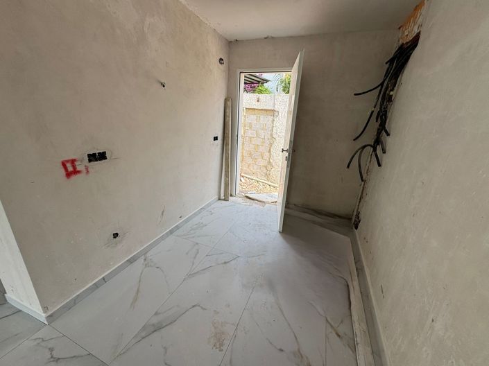 Image No.10-4 Bed Villa for sale