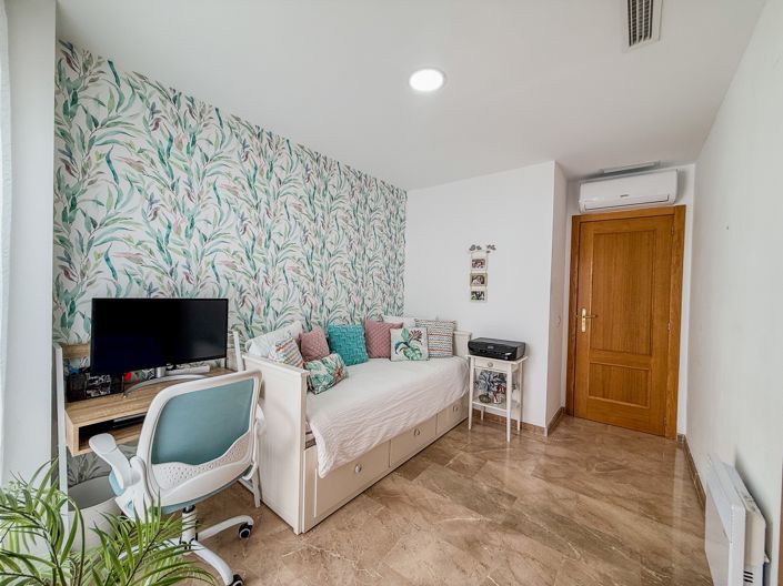 Image No.14-3 Bed Property for sale