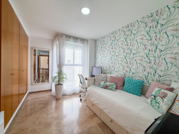 Image No.15-3 Bed Property for sale