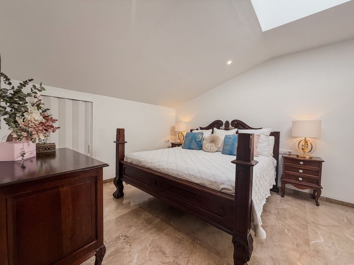 Image No.21-3 Bed Property for sale