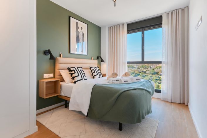 Image No.10-1 Bed Property for sale