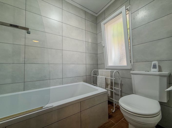 Image No.11-3 Bed Townhouse for sale