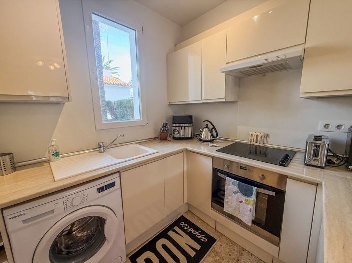 Image No.7-3 Bed Townhouse for sale