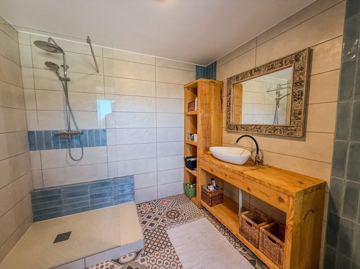 Image No.19-5 Bed Villa for sale