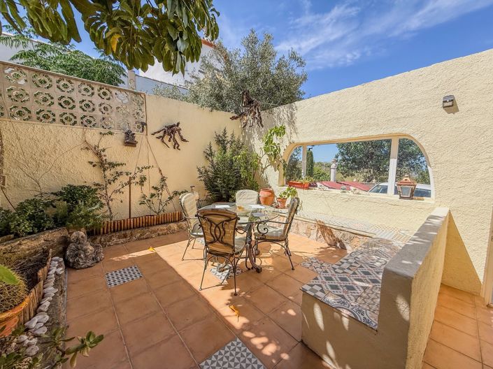 Image No.57-5 Bed Villa for sale