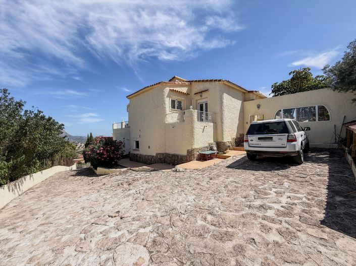 Image No.58-5 Bed Villa for sale