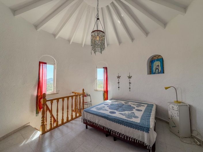 Image No.6-5 Bed Villa for sale