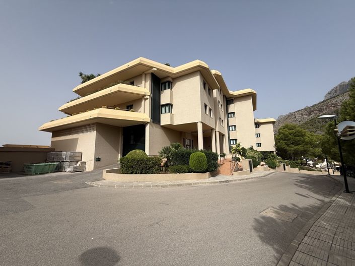 Image No.18-2 Bed Property for sale