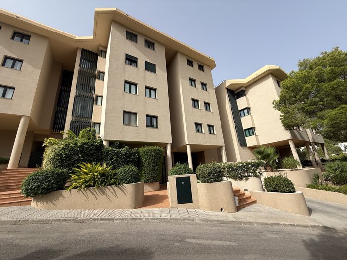 Image No.19-2 Bed Property for sale