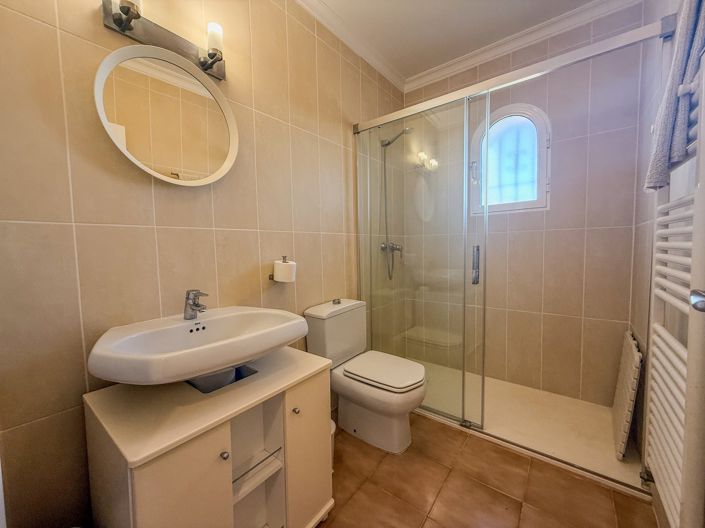 Image No.12-4 Bed Villa for sale