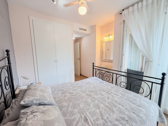 Image No.11-2 Bed Property for sale