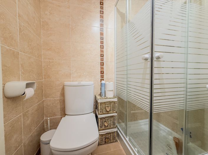 Image No.12-2 Bed Property for sale