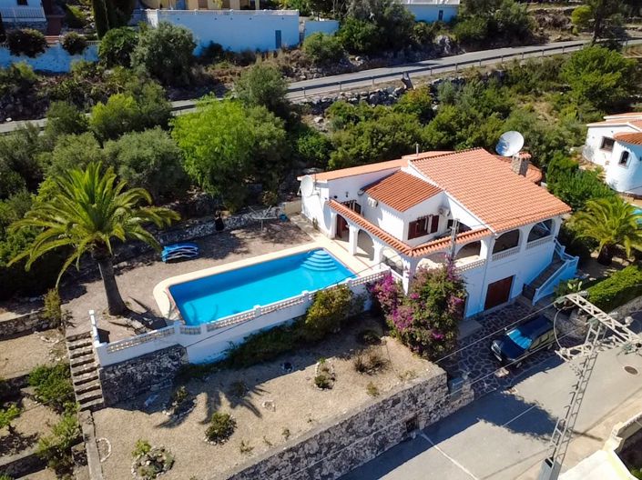 Image No.1-4 Bed Villa for sale