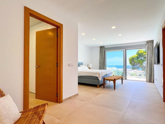 Image No.18-4 Bed Villa for sale