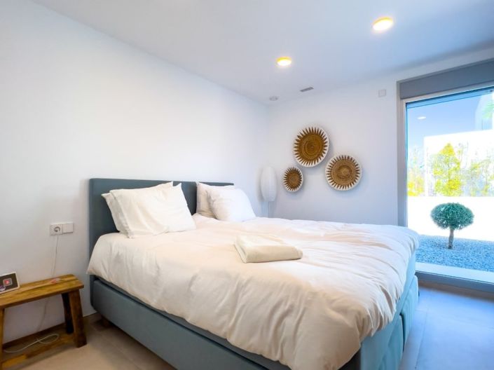 Image No.25-4 Bed Villa for sale