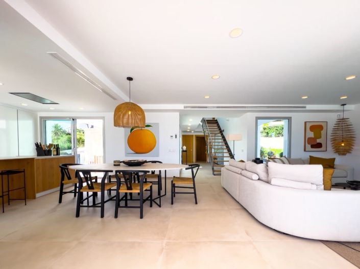 Image No.3-4 Bed Villa for sale