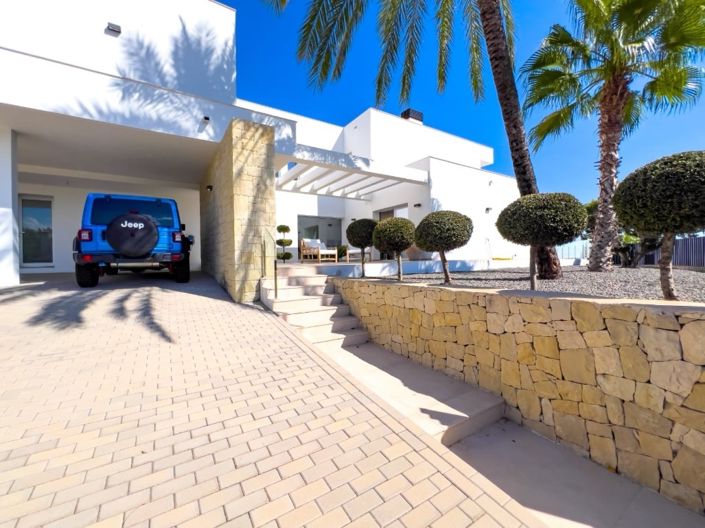 Image No.37-4 Bed Villa for sale