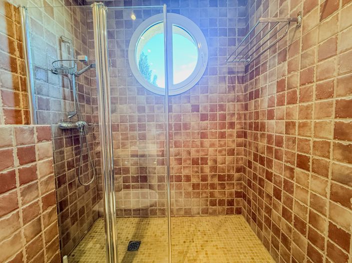 Image No.21-2 Bed Apartment for sale