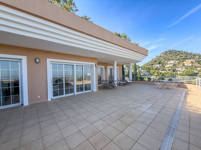 Image No.23-2 Bed Apartment for sale