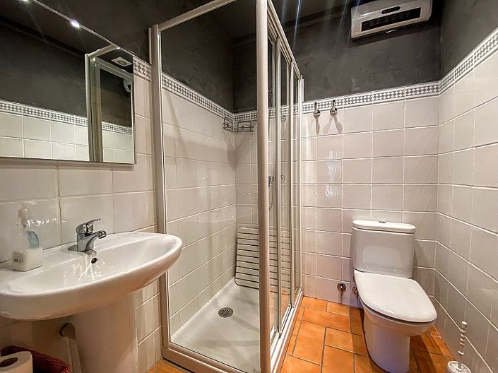 Image No.14-5 Bed Townhouse for sale